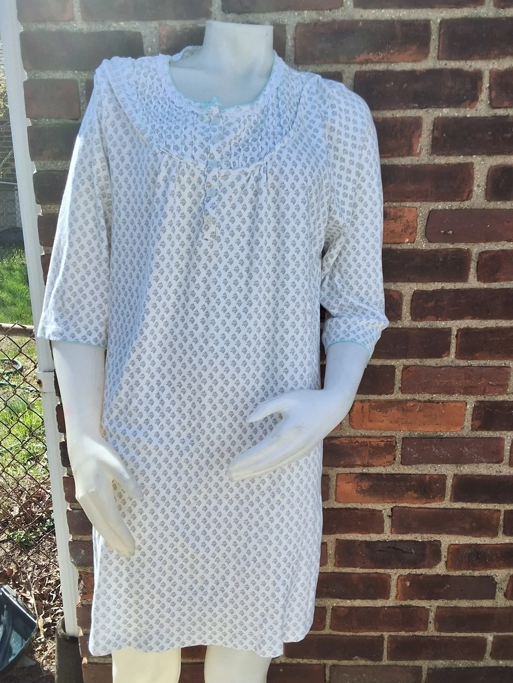 Miss Elaine Women’s XL Blue Floral Nightgown Long Sleeve Pintuck Cottagecore